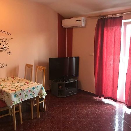 Apartmani Paulina 로파르 외부 사진