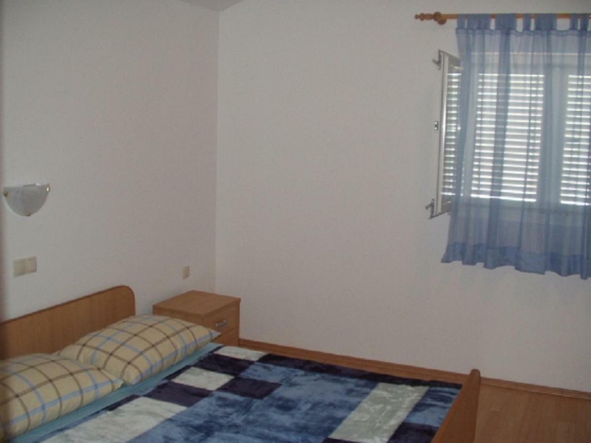 Apartmani Paulina 로파르 외부 사진